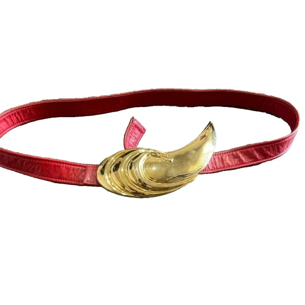 Vintage Alexis Kirk Red Adjustable Belt Gold Shell Shape Buckle 35